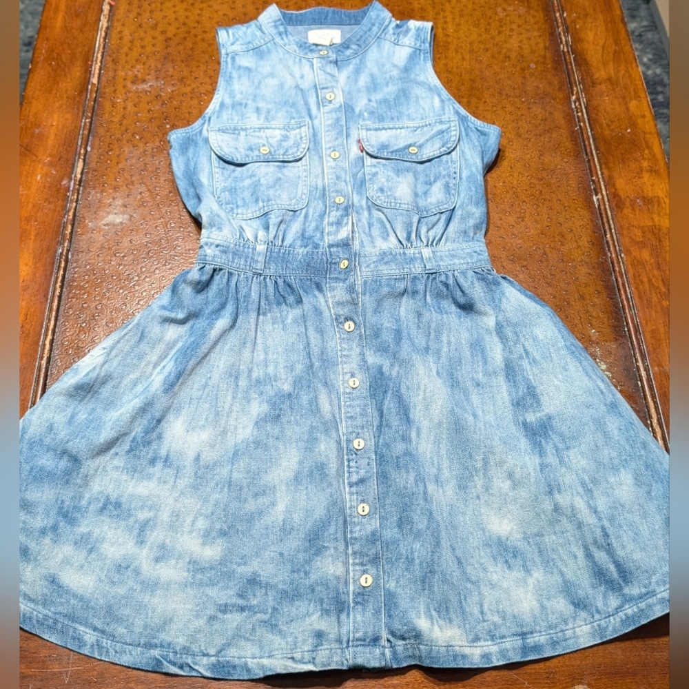 Levis denim dress size XS with cinched waist‎ and flare bottom 0042